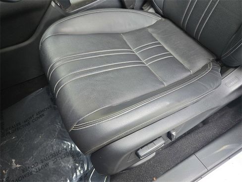 Used 2023 Honda HR-V EX-L image 10