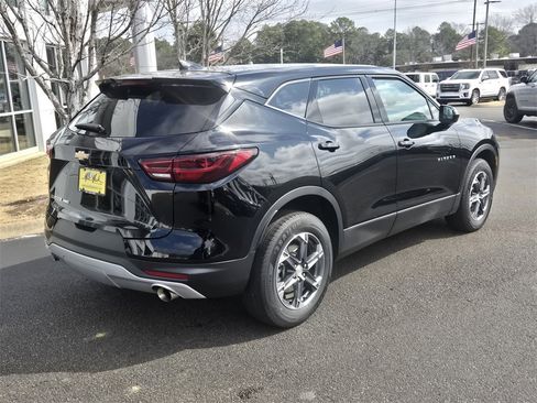 Used 2025 Chevrolet Blazer LT image 25