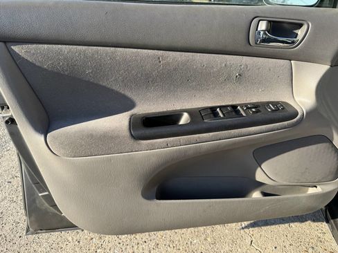 Used 2005 Toyota Camry LE image 18