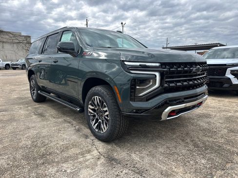 New 2026 Chevrolet Suburban Z71 w/ Comfort Package image 2