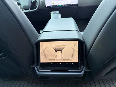 Used 2024 Tesla Cybertruck AWD Crew Cab image 19