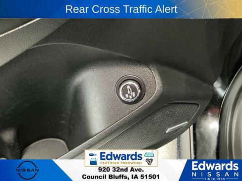 Used 2023 Chevrolet TrailBlazer RS w/ Sun and Liftgate Package AWD/4WD image 23