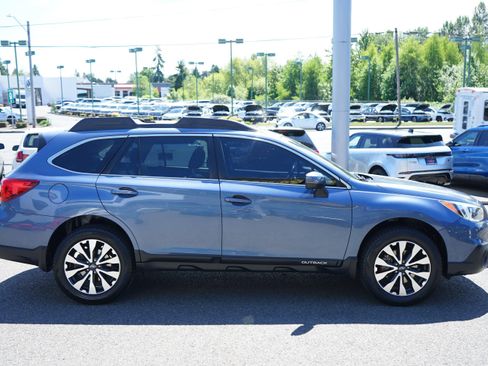 Used 2017 Subaru Outback 3.6R Limited AWD/4WD image 6