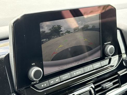 Used 2025 Nissan Pathfinder SV FWD image 19
