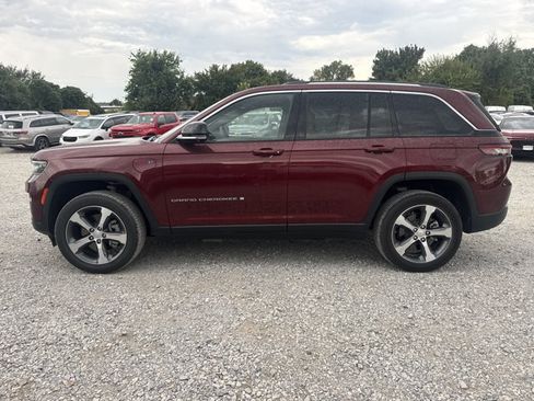 Used 2022 Jeep Grand Cherokee Limited 4xe w/ Luxury Tech Group II AWD/4WD image 3