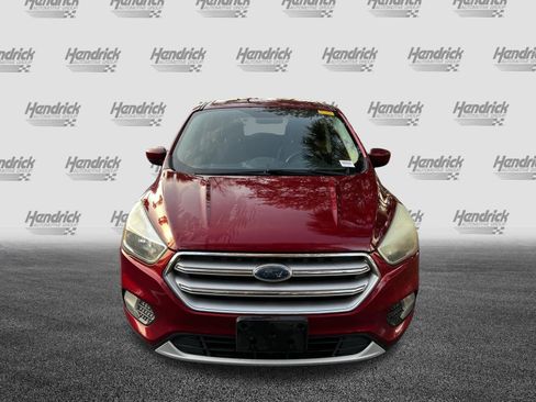 Used 2017 Ford Escape SE image 3