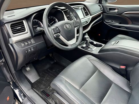 Used 2016 Toyota Highlander Limited Platinum AWD/4WD image 9