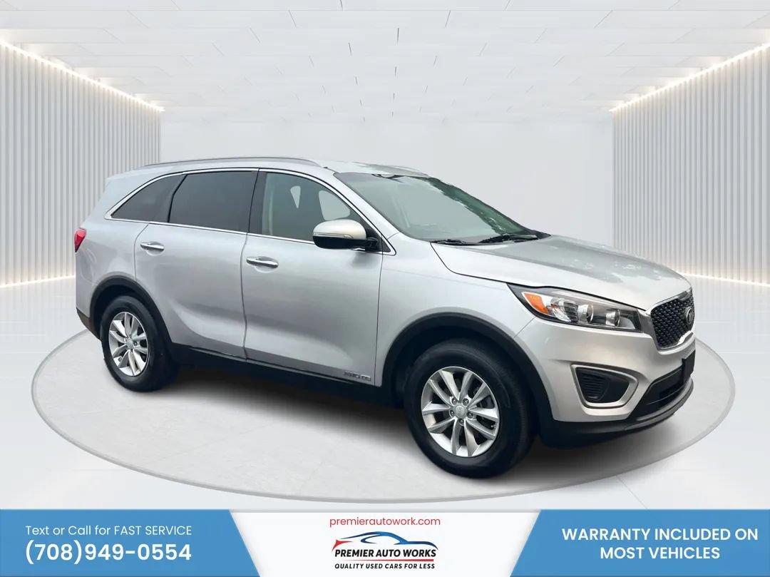 Used 2017 Kia Sorento AWD image 3