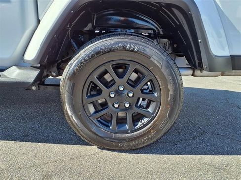 Used 2023 Jeep Gladiator Overland image 7