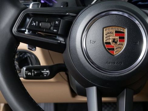 New 2026 Porsche Macan image 11