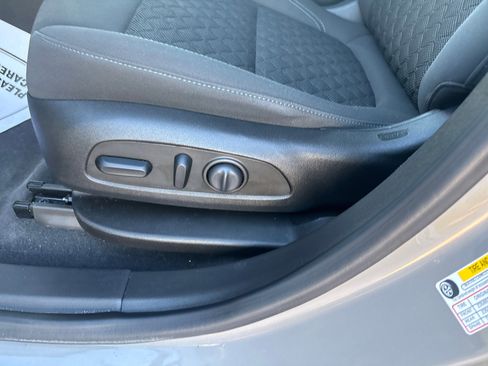 Used 2021 Chevrolet Blazer LT image 18