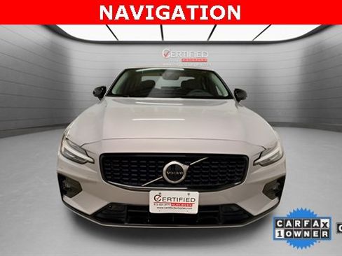 Used 2025 Volvo S60 B5 Core image 2