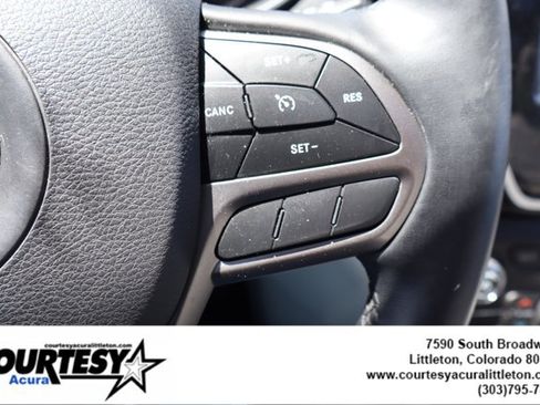 Used 2019 Jeep Cherokee Limited w/ Luxury Group AWD/4WD image 12