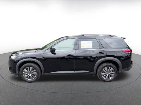 Used 2025 Nissan Pathfinder SV AWD/4WD image 9