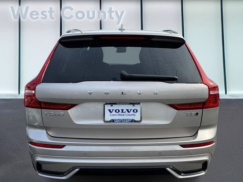 Certified 2025 Volvo XC60 B5 Plus image 6