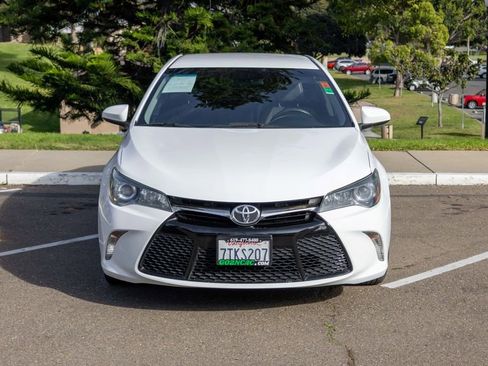 Used 2017 Toyota Camry SE image 5
