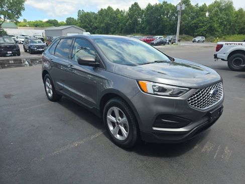 Used 2024 Ford Edge SE w/ Cargo Accessory Package AWD/4WD image 3