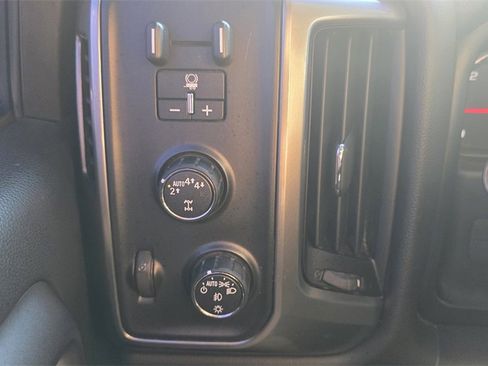 Used 2019 Chevrolet Silverado 1500 LT w/ All Star Edition image 17