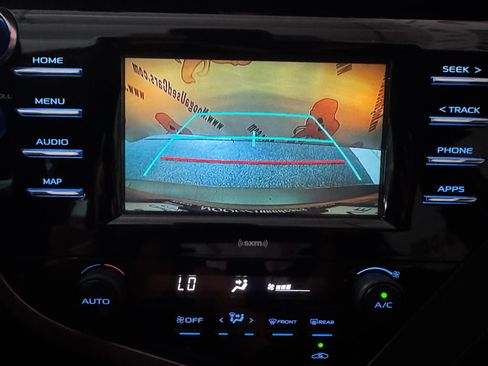 Used 2020 Toyota Camry SE FWD image 28
