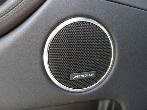 Used 2023 Land Rover Discovery Sport SE image 5