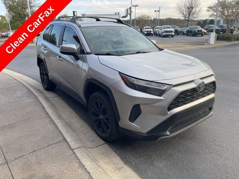 Used 2023 Toyota RAV4 SE image 4