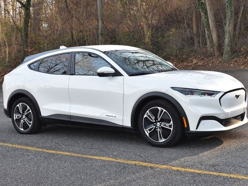 Used 2022 Ford Mustang Mach-E Select image 12