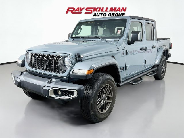 Used 2024 Jeep Gladiator Sport AWD/4WD image 3
