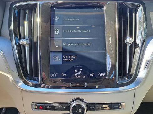 Used 2019 Volvo S60 T5 Momentum w/ Premium Package image 11