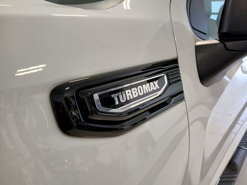 Used 2025 GMC Sierra 1500 Elevation image 33