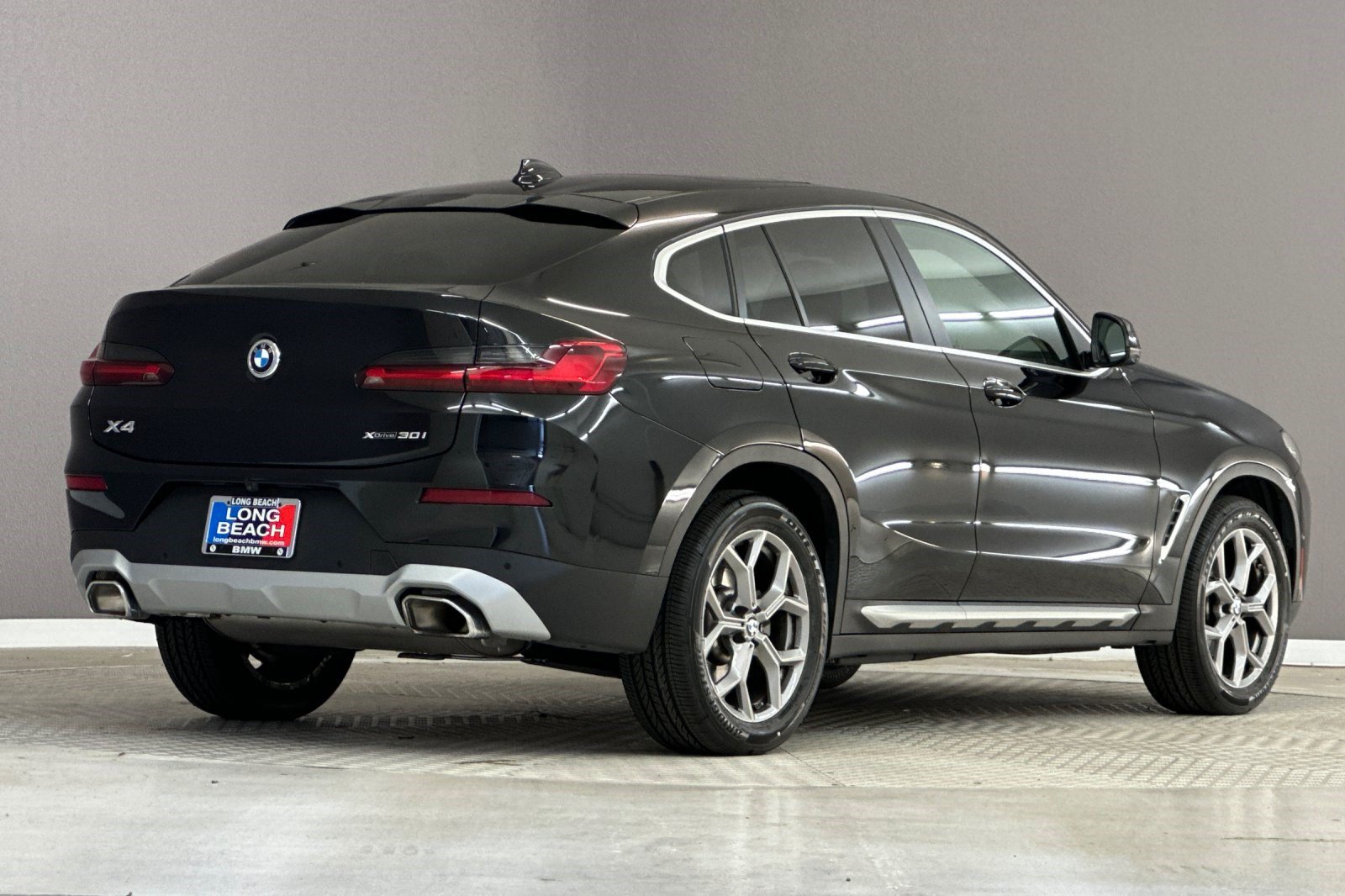 Used 2024 BMW X4 xDrive30i w/ Premium Package AWD/4WD image 8