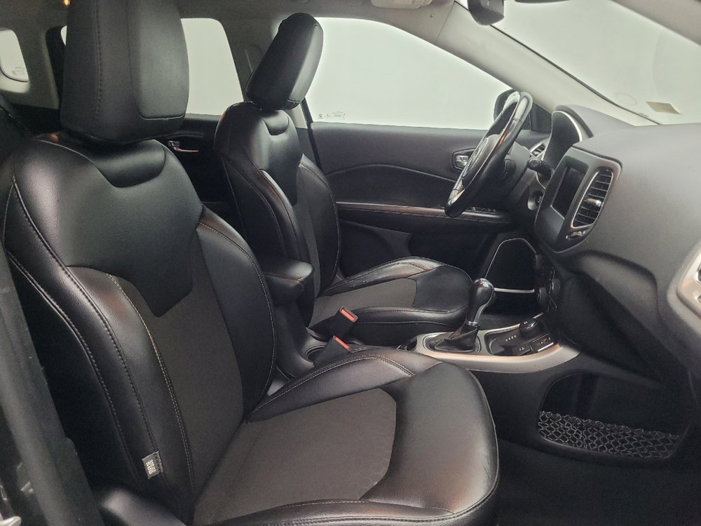 Used 2020 Jeep Compass Latitude AWD/4WD image 21