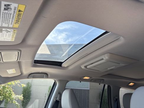 Used 2016 Honda Pilot Elite image 28