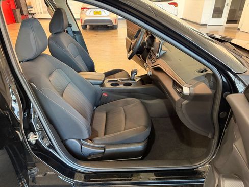 Used 2025 Nissan Altima 2.5 SV FWD image 30