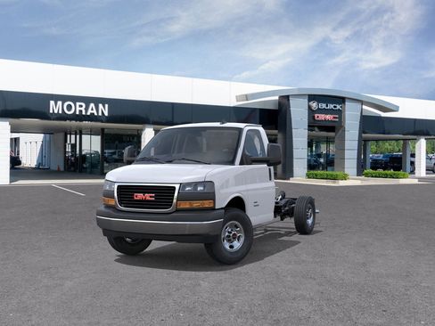 New 2025 GMC Savana 3500 w/ Power Convenience Package image 38