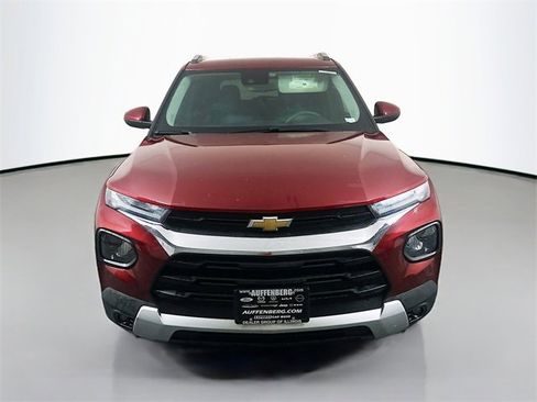 Used 2022 Chevrolet TrailBlazer LT image 2