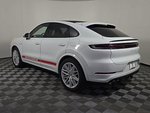 Used 2025 Porsche Cayenne S AWD/4WD image 3