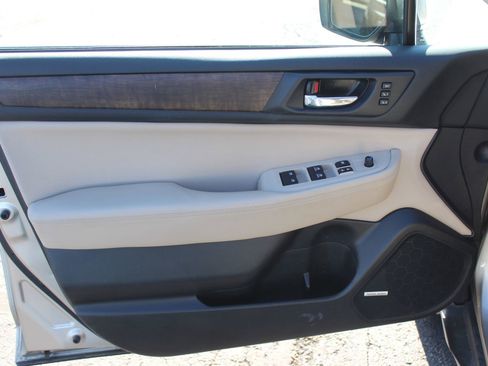 Used 2016 Subaru Outback 2.5i Limited w/ Popular Package #4 image 20