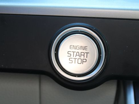 Certified 2024 Kia Carnival LX FWD image 37