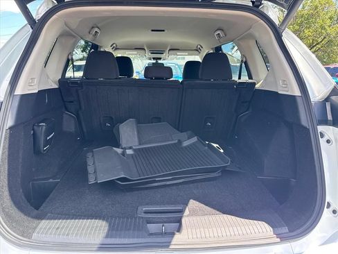 Used 2025 Nissan Rogue SV FWD image 10