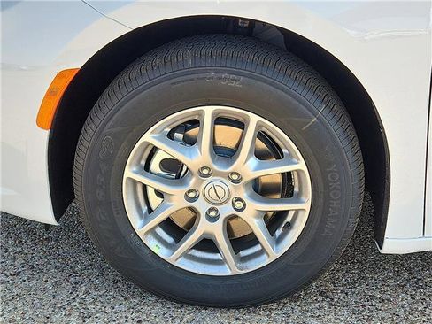 New 2026 Chrysler Pacifica Select FWD image 7