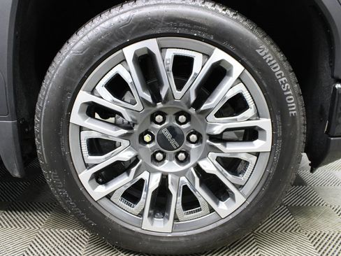 Used 2025 GMC Sierra 1500 Denali Ultimate image 8