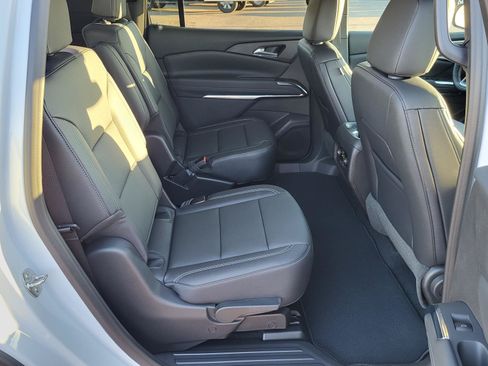 New 2026 Chevrolet Traverse LT FWD image 11