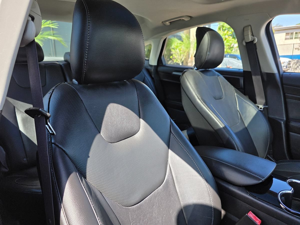 Used 2014 Ford Fusion Titanium FWD image 17