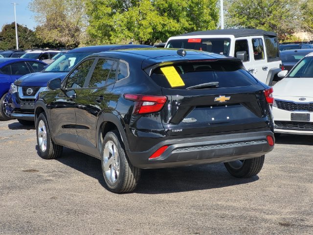 Used 2024 Chevrolet Trax LS w/ LS Convenience Package FWD image 6