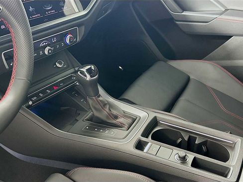 Used 2025 Audi Q3 2.0T Premium Plus image 16