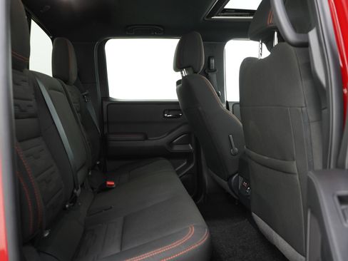 Used 2024 Nissan Frontier PRO-4X AWD/4WD image 13