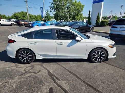 Used 2024 Honda Civic EX-L image 7