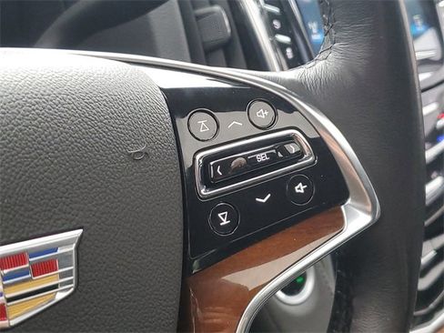 Used 2020 Cadillac Escalade Luxury image 12