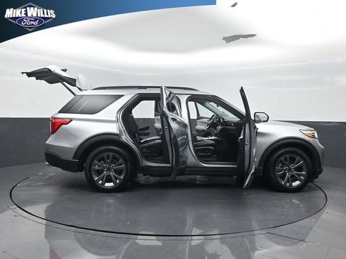 Used 2024 Ford Explorer XLT w/ Equipment Group 202A RWD image 27