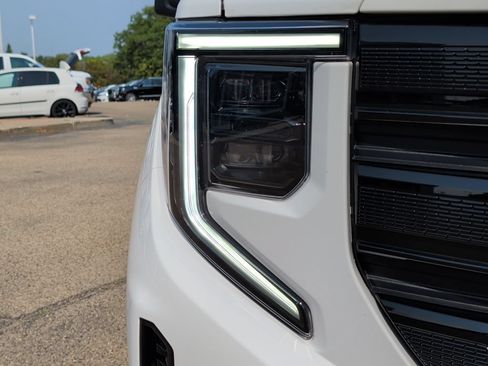 Used 2024 GMC Sierra 1500 Elevation AWD/4WD image 44